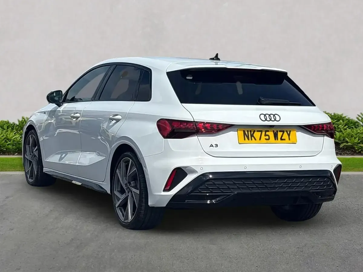 Used Audi A3 Black Edition 204 HP (150 kW) 2025 White Hatchback