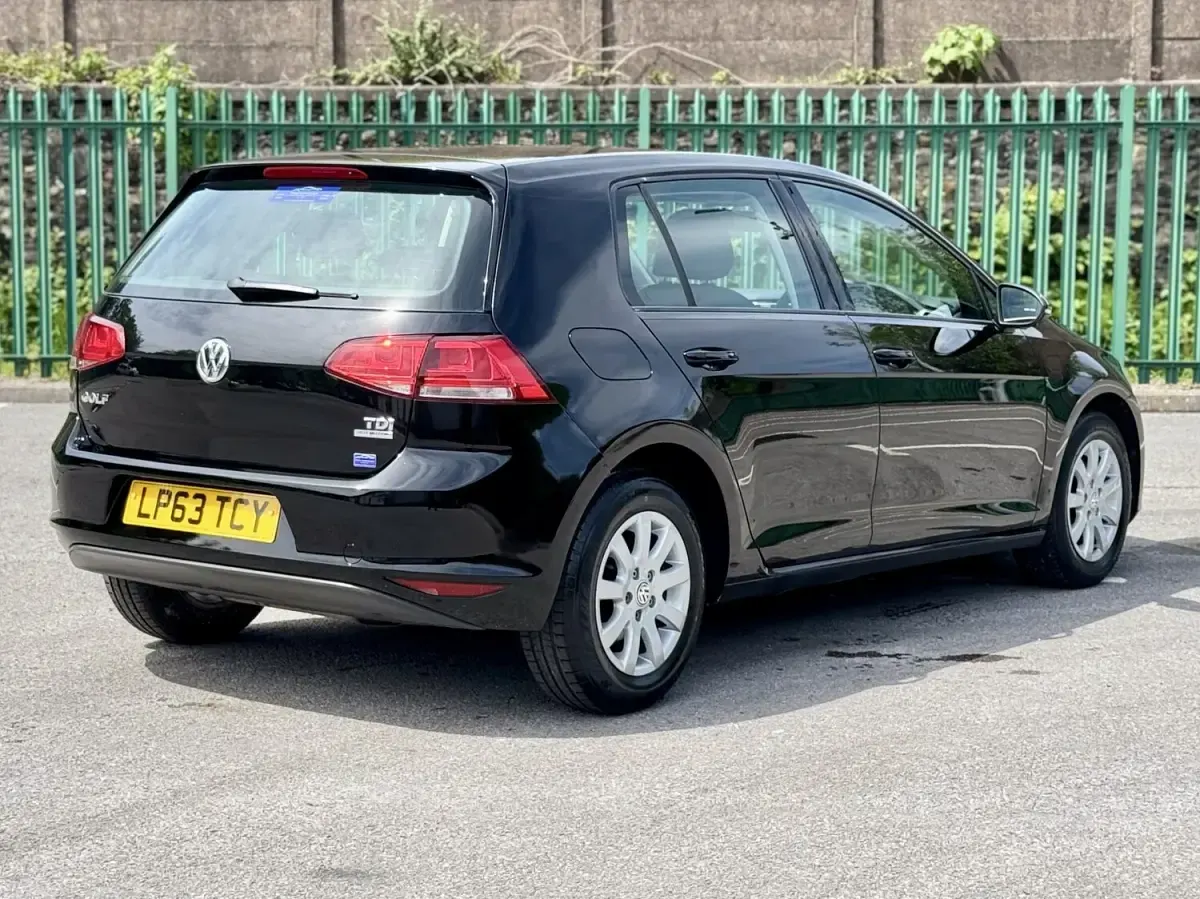 Used VW Golf VII S 105 HP (77 kW) 2014 Black Hatchback
