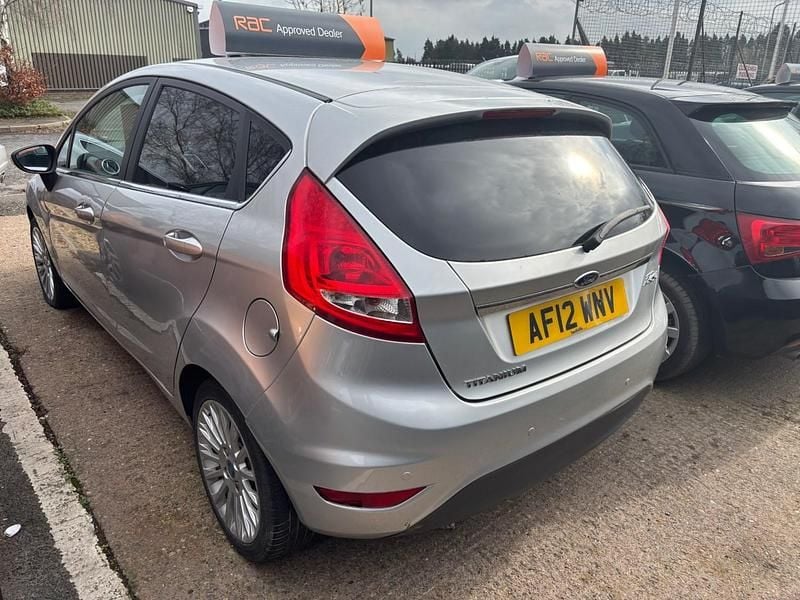 Used Ford Fiesta Titanium 96 HP (70 kW) 2012 Silver Hatchback