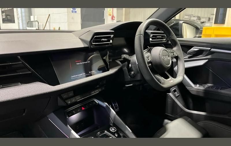 Used Audi A3 e-tron Black Edition 200 HP (147 kW) 2025 Blue Hatchback