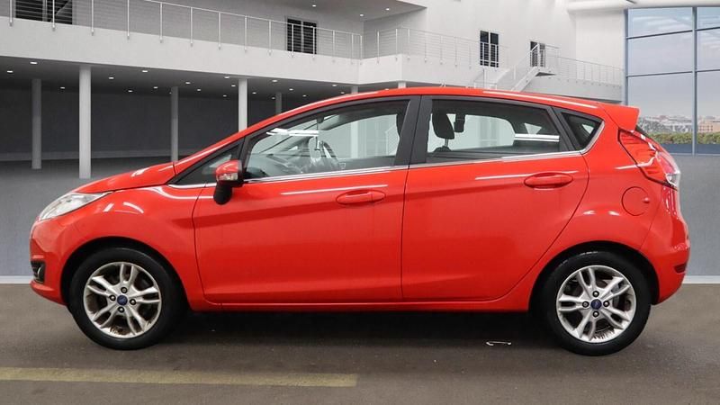Used Ford Fiesta Zetec 2015 Red Hatchback