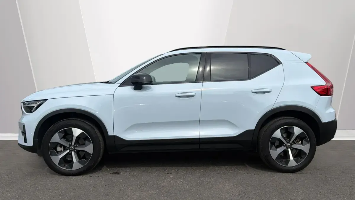 Used Volvo XC40 Ultimate 163 HP (119 kW) 2024 Blue SUV