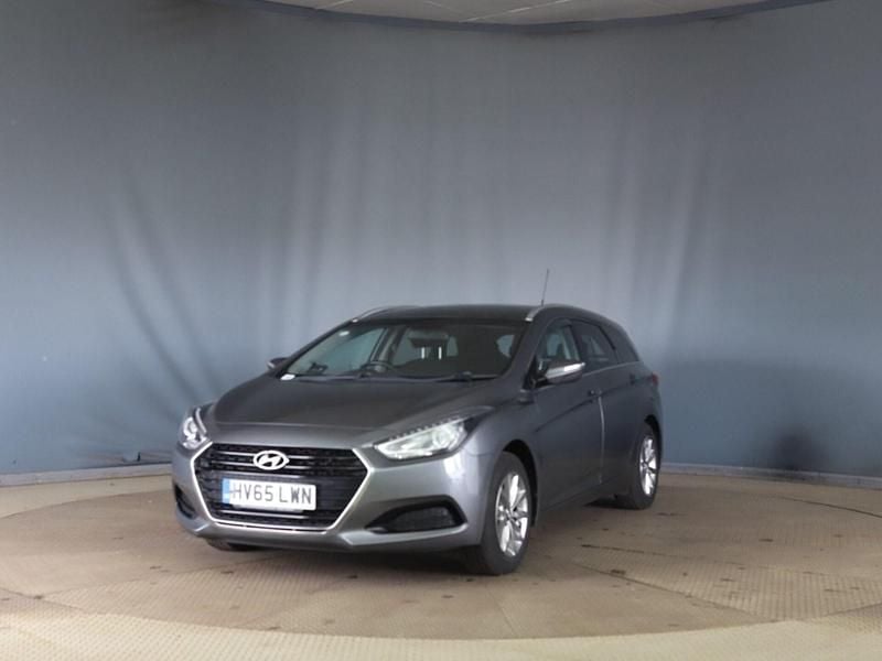 Used Hyundai i40 115 HP (84 kW) 2015 Silver Estate