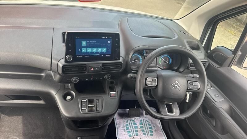 White Used 2022 Citroën e-Berlingo MPV | £10,995 (Fair price) - Image 1/4