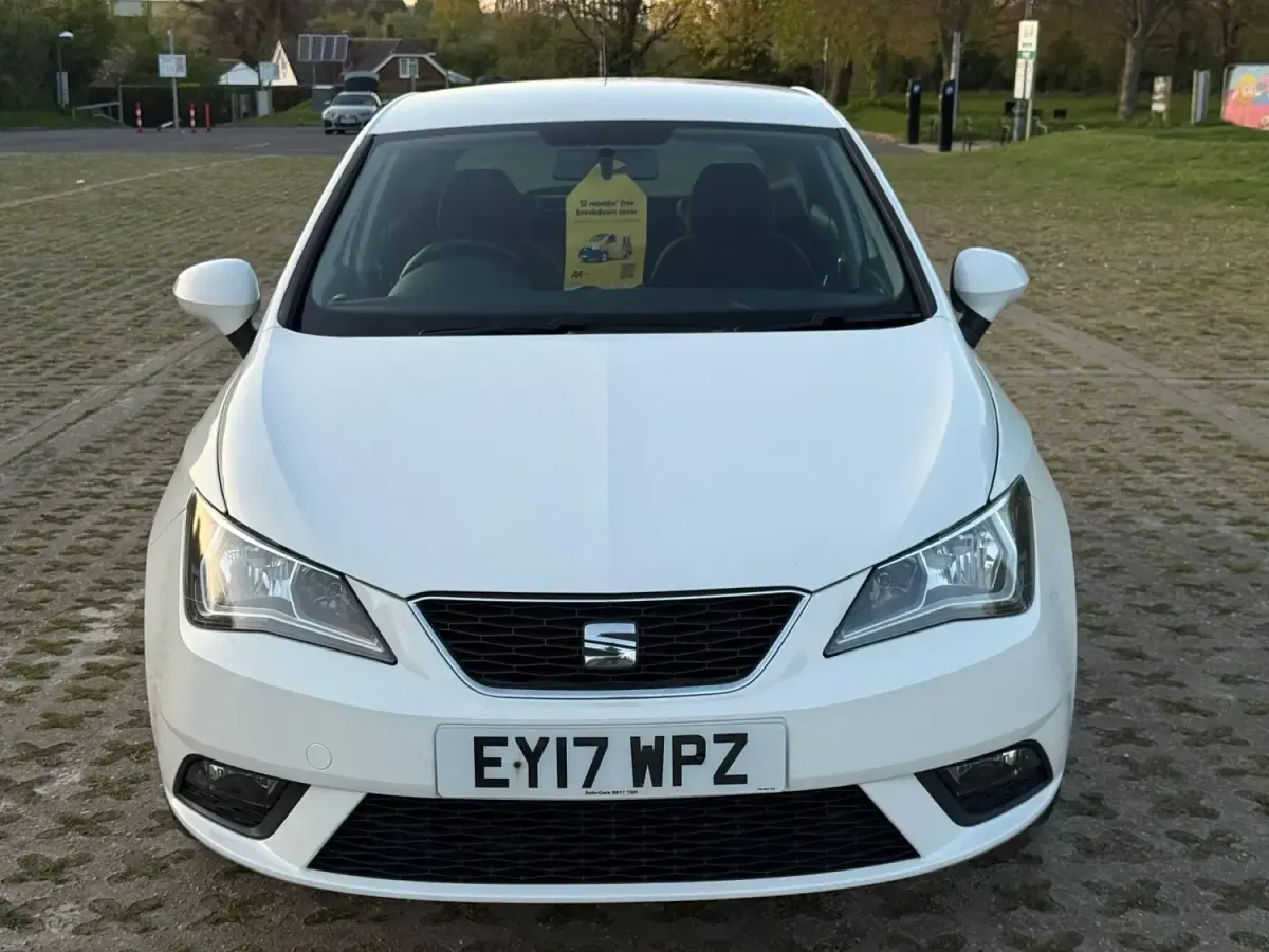 Begagnad Seat Ibiza SE 90 HK (66 kW) 2017 Vit Halvkombi