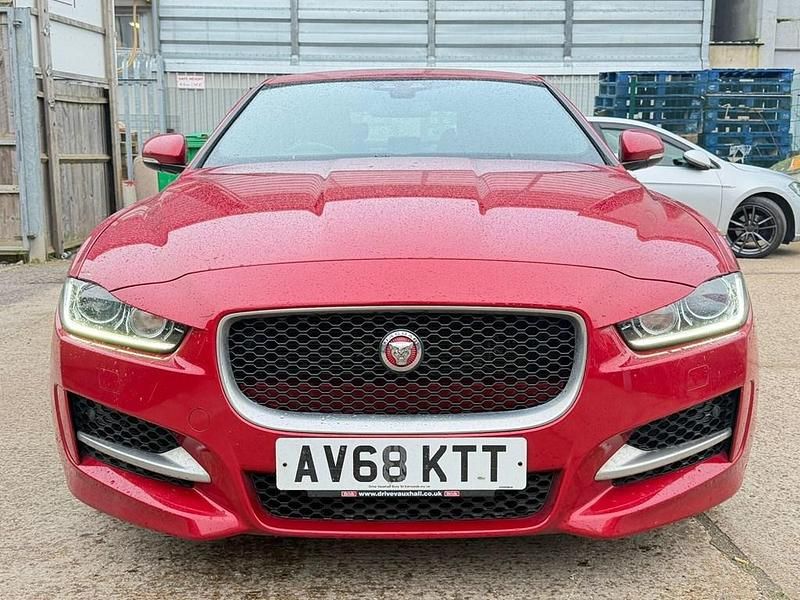 Used Jaguar XE R-Sport 180 HP (132 kW) 2018 Red Sedan