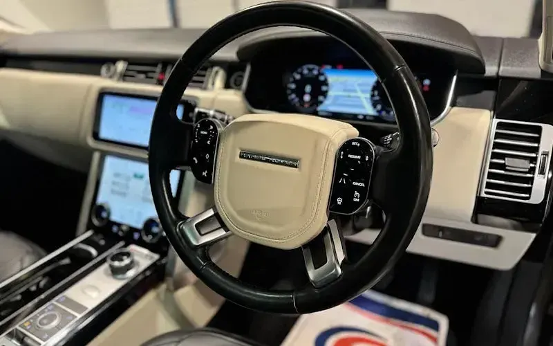 Used Land Rover Range Rover Vogue 275 HP (202 kW) 2019 Silver SUV