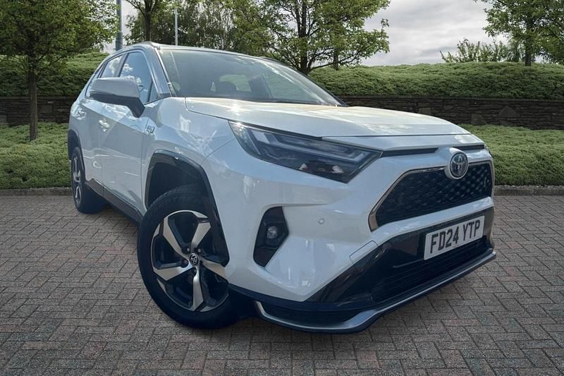 White Used 2024 Toyota RAV4 Hybrid Design SUV | £33,491 (Fair price) - Image 1/4