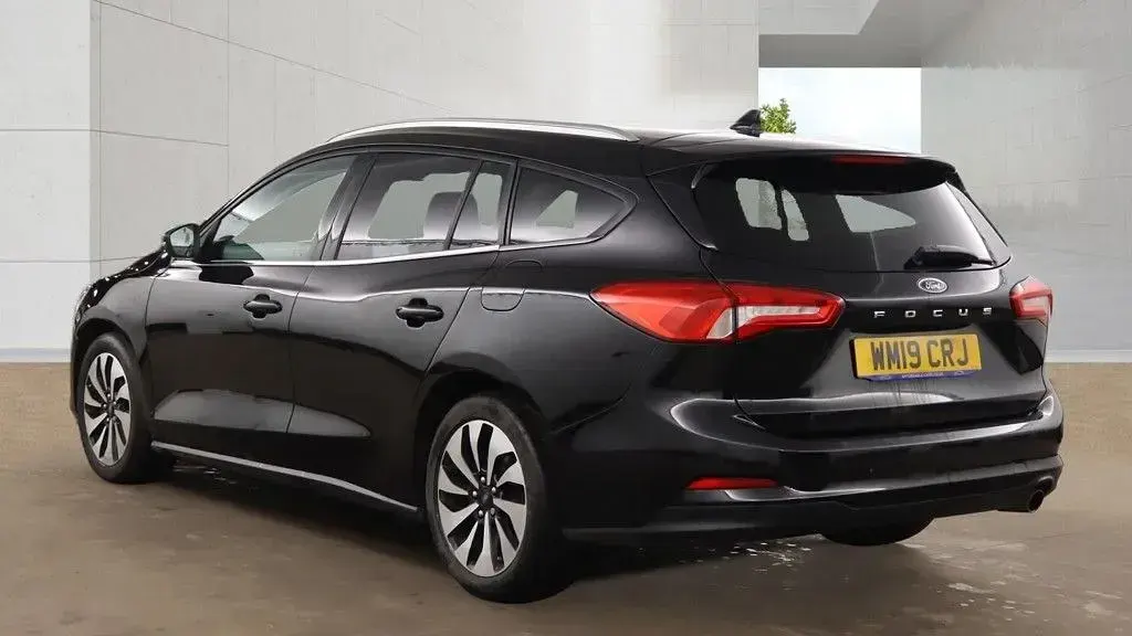 Used Ford Focus Zetec 125 HP (91 kW) 2019 Black Estate