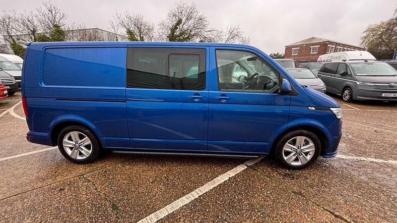 Used VW Transporter Highline 150 HP (110 kW) 2023 Blue Van