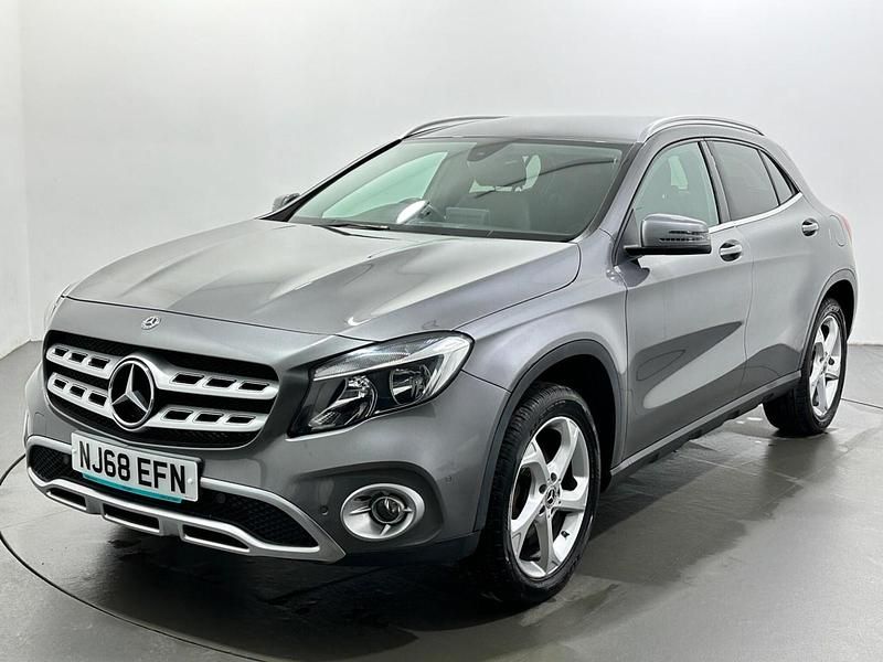 Used Mercedes GLA200 Executive 156 HP (114 kW) 2018 Grey SUV