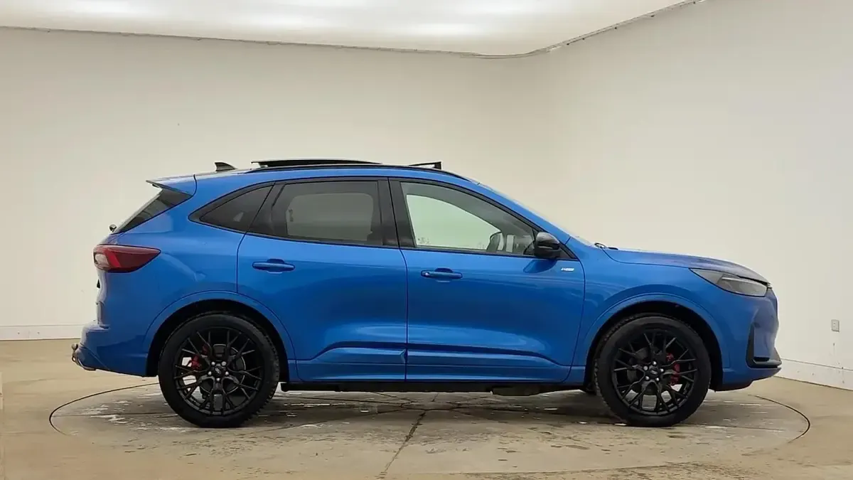 Used Ford Kuga ST-Line X 243 HP (178 kW) 2025 Desert island blue (metallic) SUV