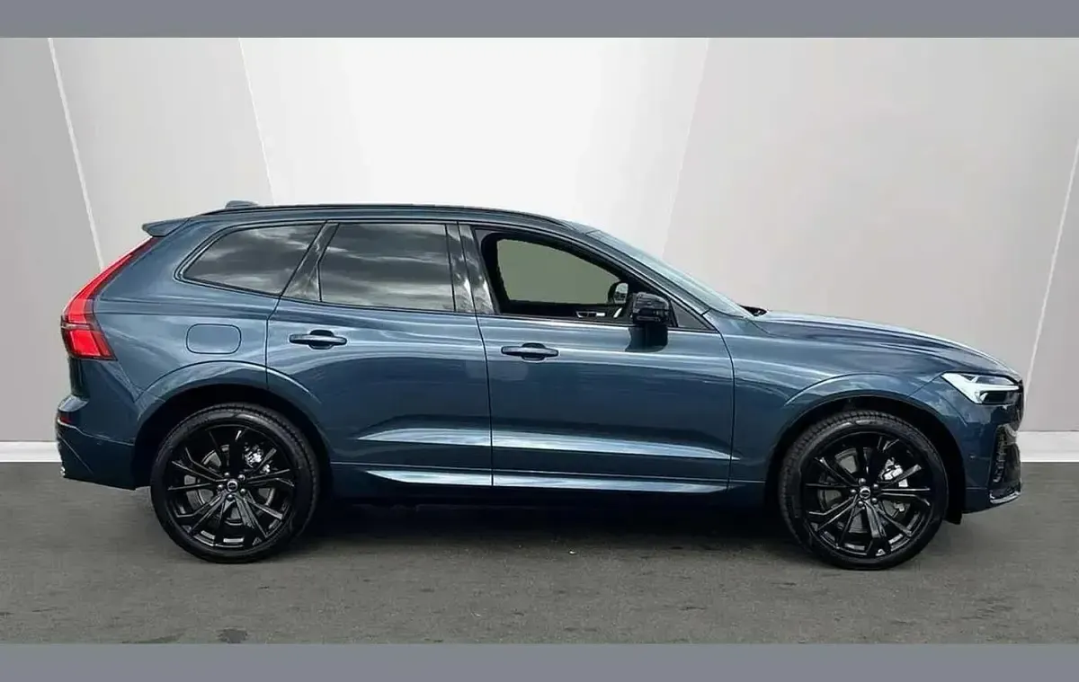 Used Volvo XC60 Ultra 247 HP (181 kW) 2025 Blue SUV