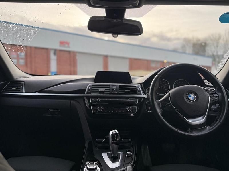 Used BMW 318 Sport Line 2017 Blue Estate