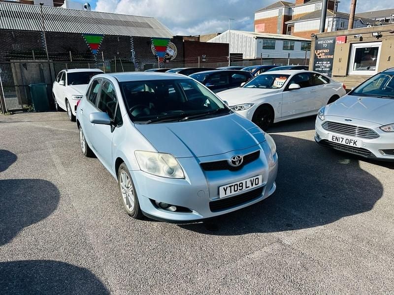 Blue Used 2009 Toyota Auris Hatchback | £2,800 (Fair price) - Image 1/4