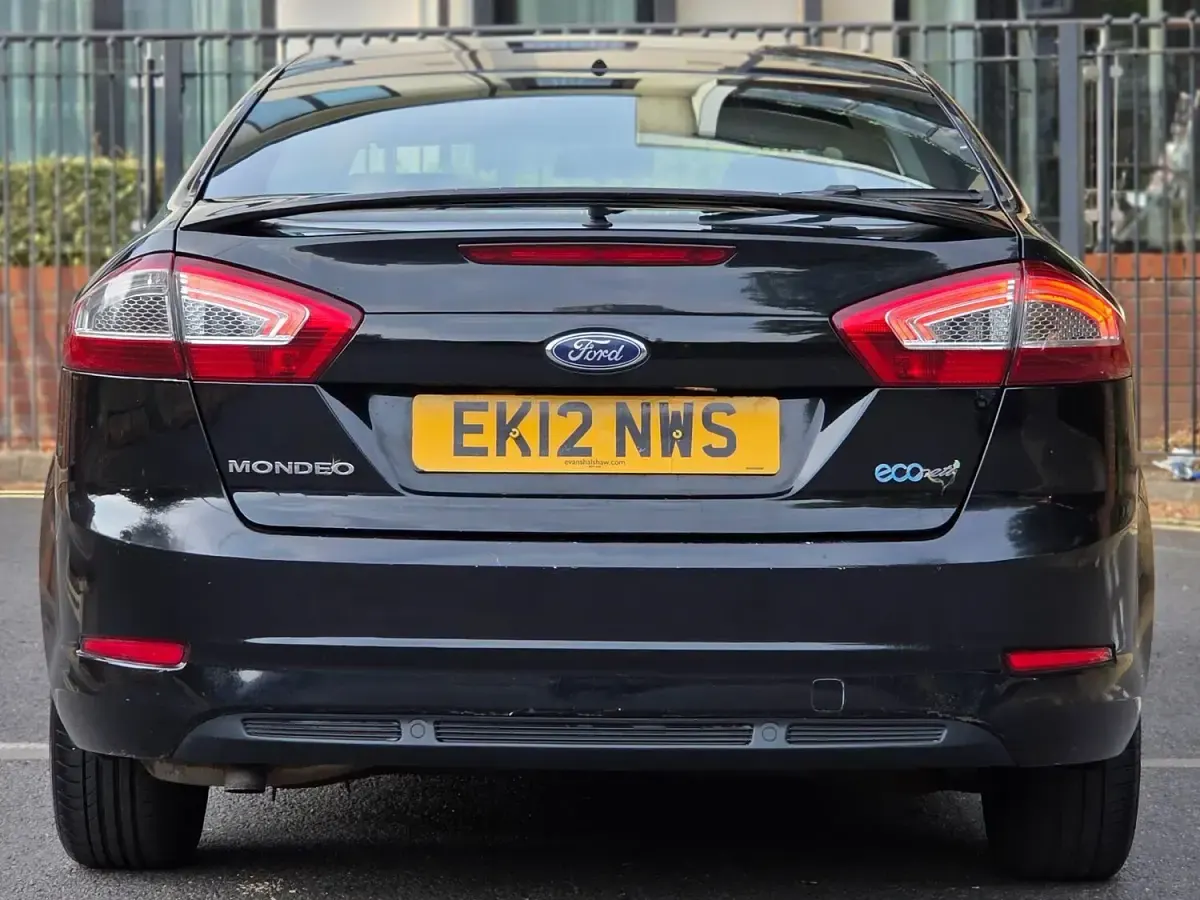 Used Ford Mondeo Zetec 115 HP (84 kW) 2012 Black Hatchback