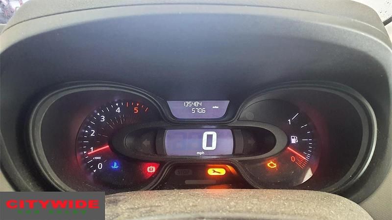 Used Renault Trafic Business 95 HP (69 kW) 2019 White MPV