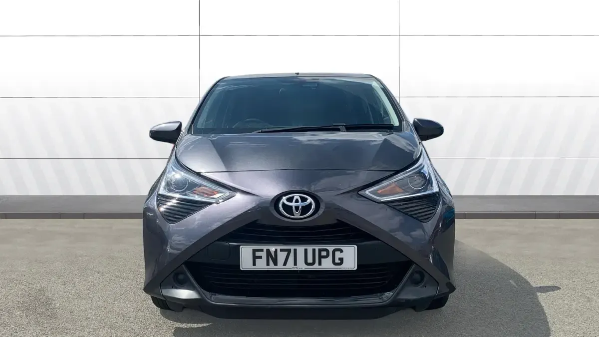 Used Toyota Aygo X-play 72 HP (52 kW) 2021 Grey Hatchback