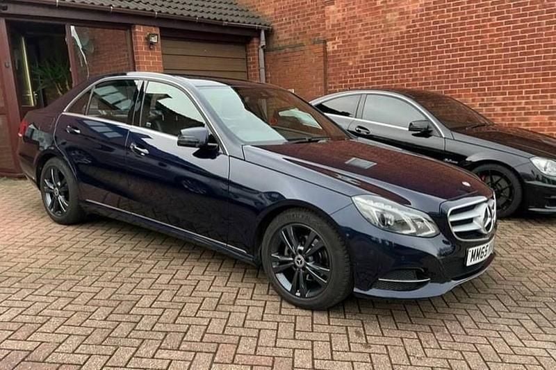 Used Mercedes E220 SE 2015 Blue Sedan