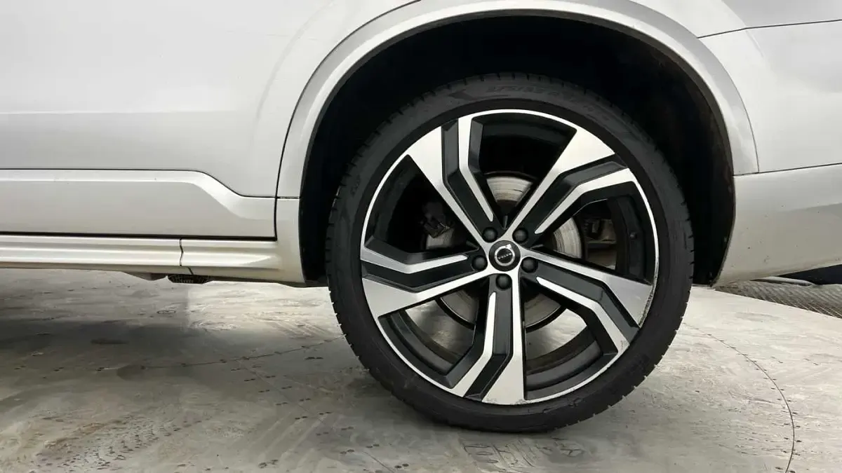 Used Volvo XC90 R-Design Pro 235 HP (172 kW) 2022 Silver SUV