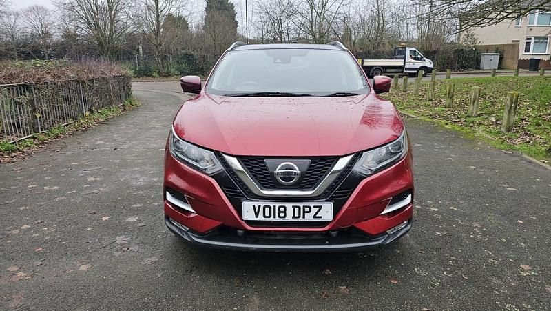 Red Used 2018 Nissan Qashqai N-Connecta SUV | £7,499 (Good price) - Image 1/4