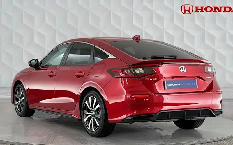 Used Honda Civic Elegance 181 HP (133 kW) 2024 Crystal red Hatchback