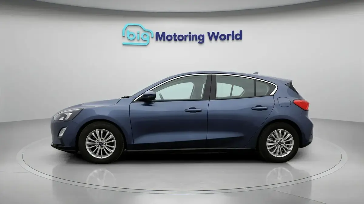 Used Ford Focus Titanium 125 HP (91 kW) 2019 Blue Hatchback