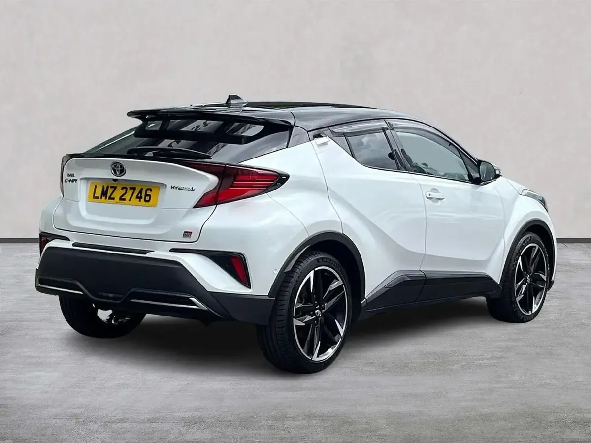 Used Toyota C-HR Sport 198 HP (145 kW) 2023 White SUV