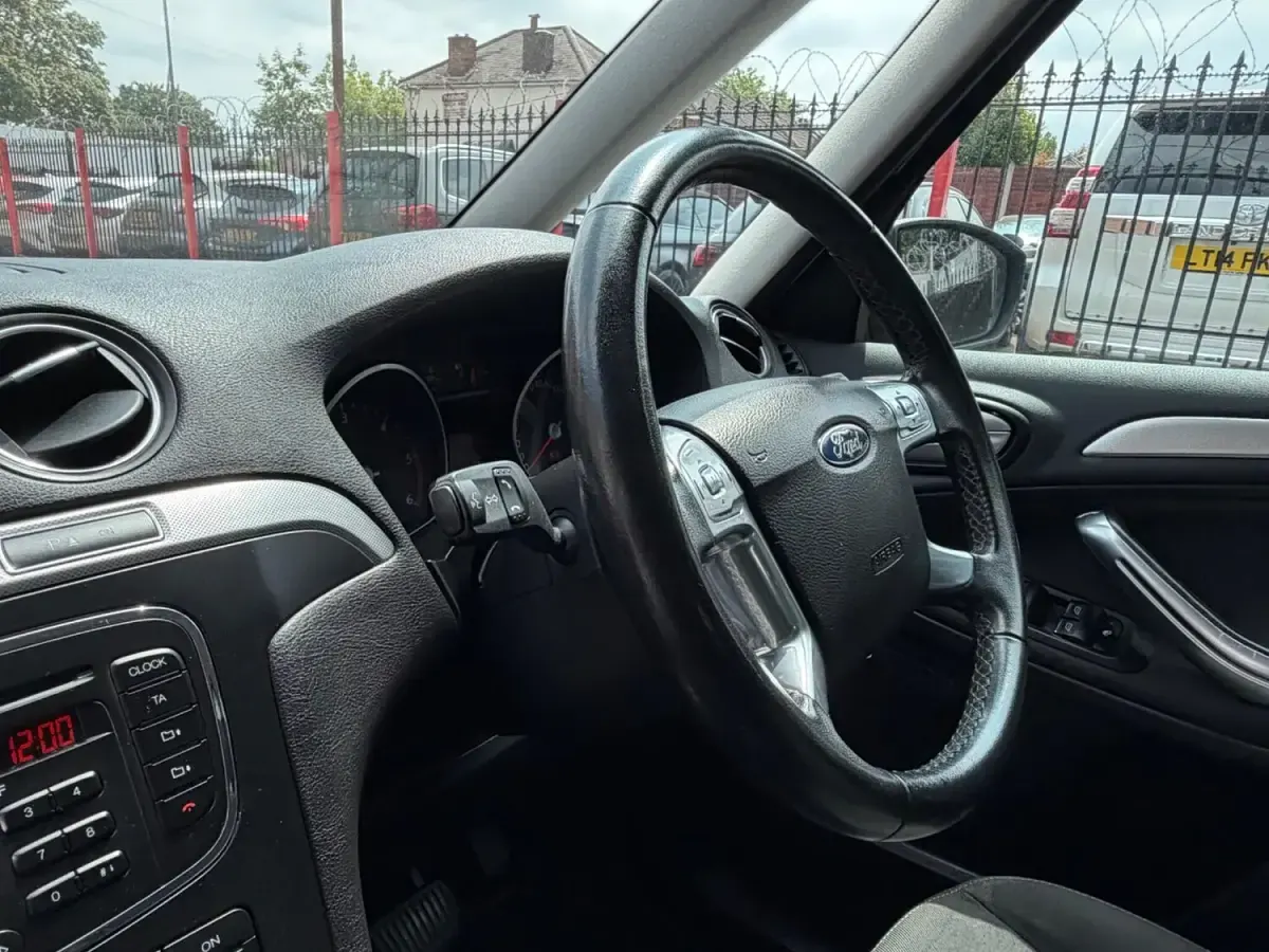 Used Ford Galaxy Zetec 2013 Silver MPV