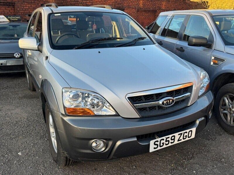 Silver Used 2009 Kia Sorento 2 SUV | £3,490 (Fair price) - Image 1/4