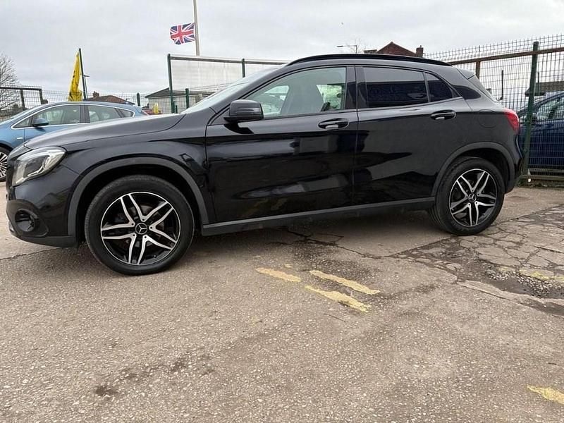 Used Mercedes GLA180 Urban 122 HP (89 kW) 2019 Black SUV