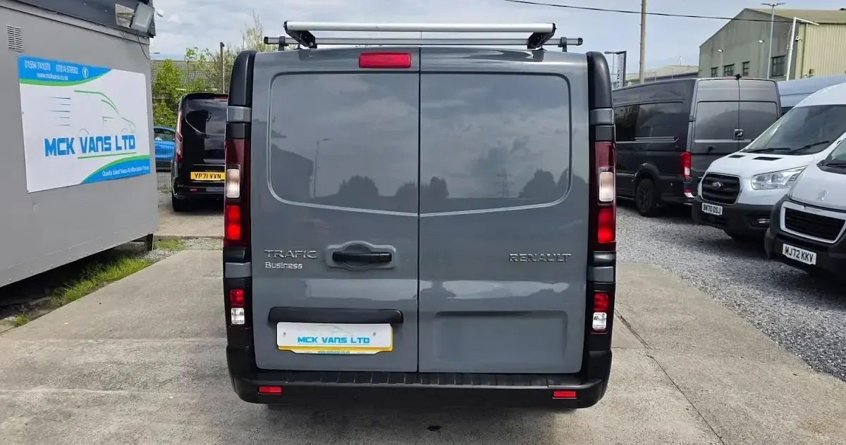 Used Renault Trafic Business 130 HP (95 kW) 2022 Grey