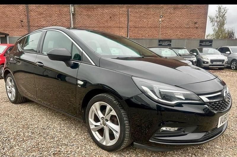 Black Used 2018 Vauxhall Astra SRi Hatchback | £7,995 (Fair price) - Image 1/1