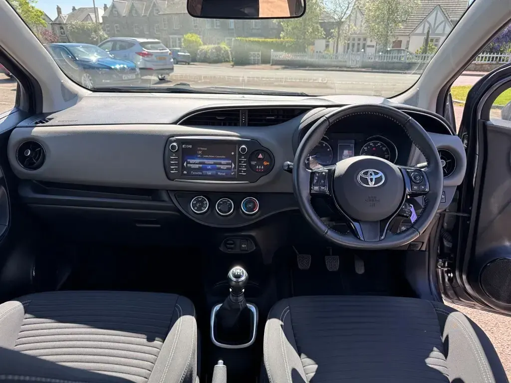 Used Toyota Yaris 107 HP (78 kW) 2019 Grey Hatchback