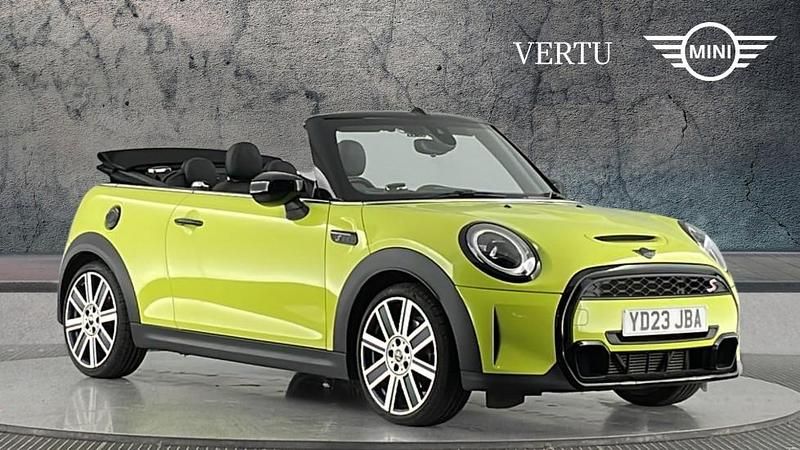 Usado Mini Cooper S Exclusive 176 HP (129 kW) 2023 Amarelo Citadino