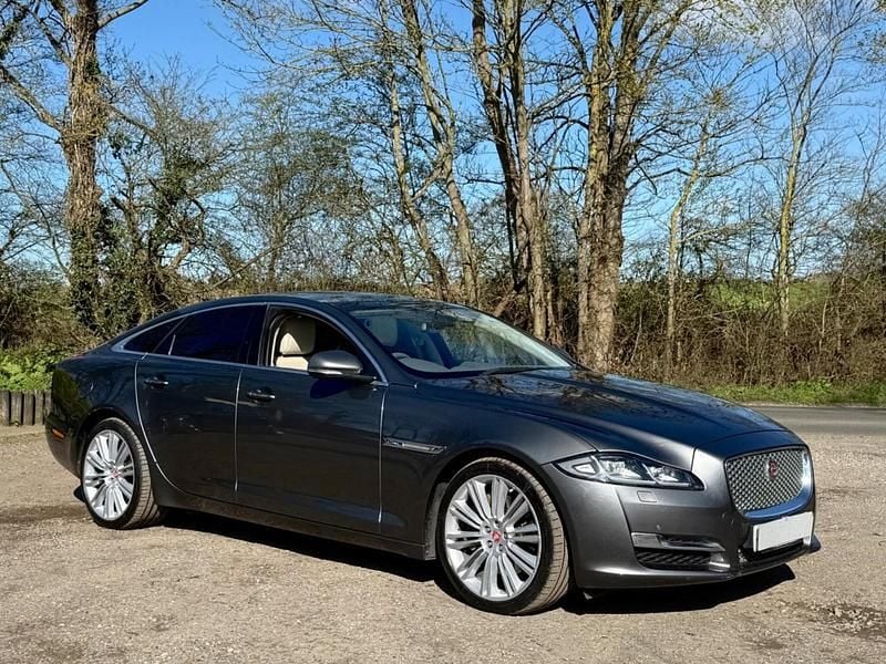 Used Jaguar XJ Premium Luxury 300 HP (220 kW) 2016 Grey Sedan