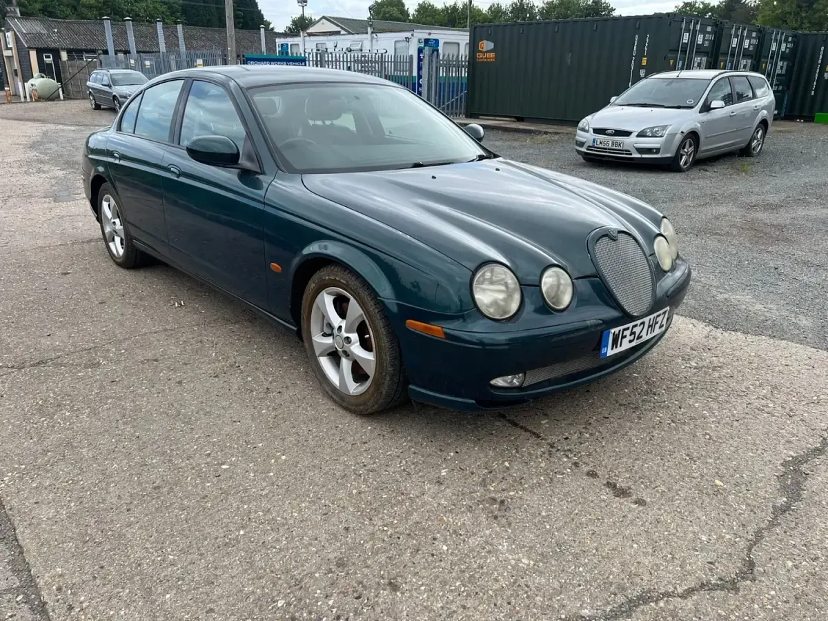 Usado Jaguar S-Type S 238 HP (175 kW) 2002 Verde Sedan