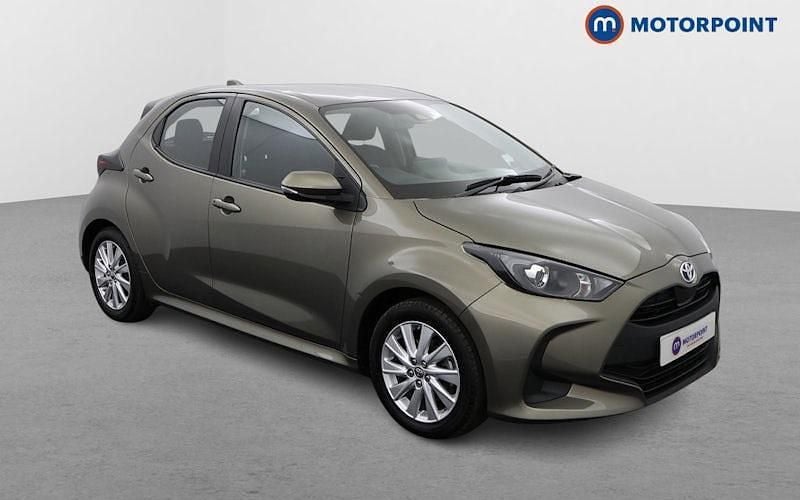 Used 2025 Toyota Yaris Hybrid Hatchback | £14,599 (Super price) - Image 1/4