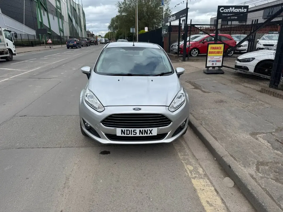 Used Ford Fiesta Zetec 82 HP (60 kW) 2015 Silver Hatchback
