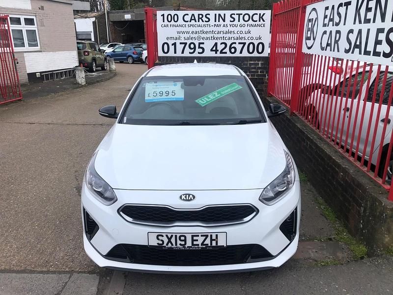 Used Kia Ceed GT-Line 138 HP (101 kW) 2019 White Hatchback