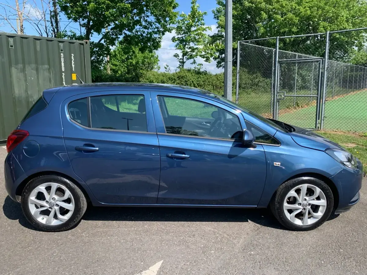 Używany Vauxhall Corsa 2015 Niebieski Hatchback