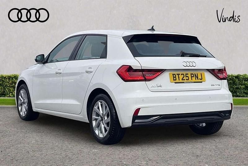 Used Audi A1 Sport 94 HP (69 kW) 2025 White SUV