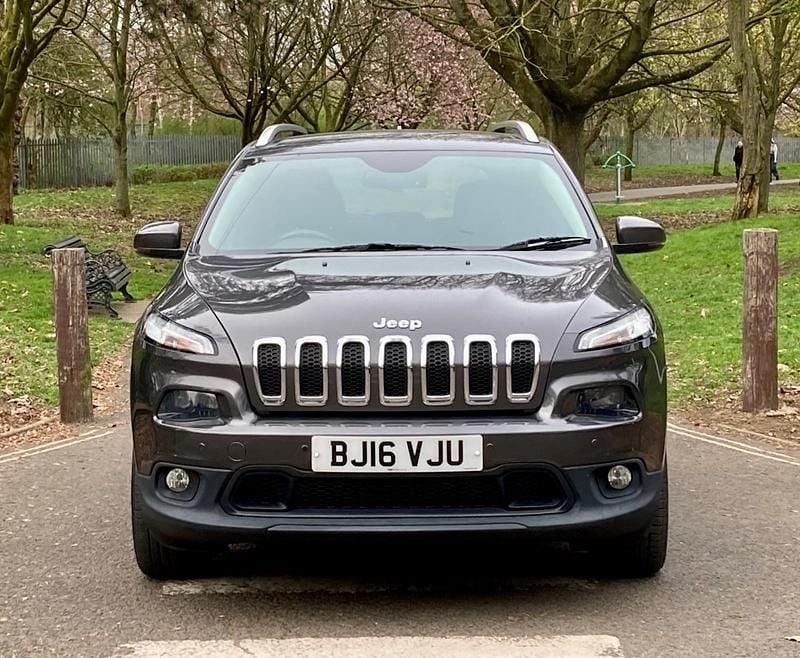 Used Jeep Cherokee Longitude Plus 200 HP (147 kW) 2016 Grey SUV