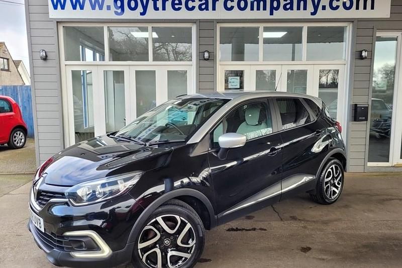 Used Renault Captur Iconic 90 HP (66 kW) 2018 Black SUV