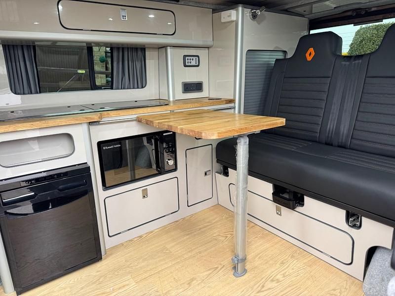 Used Renault Trafic Business 2018 Brown MPV