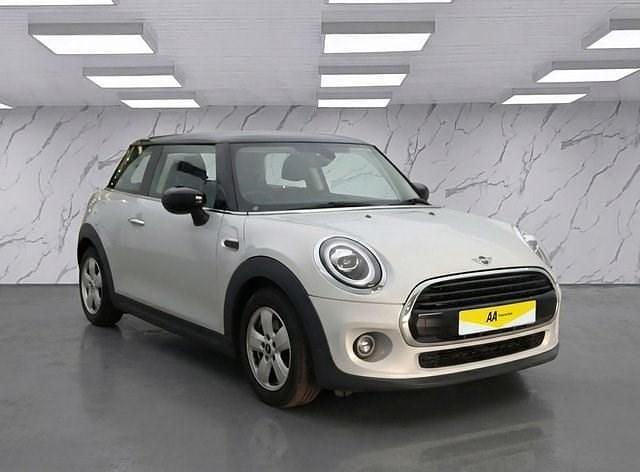 Used Mini Cooper Classic 136 HP (100 kW) 2019 Silver Hatchback