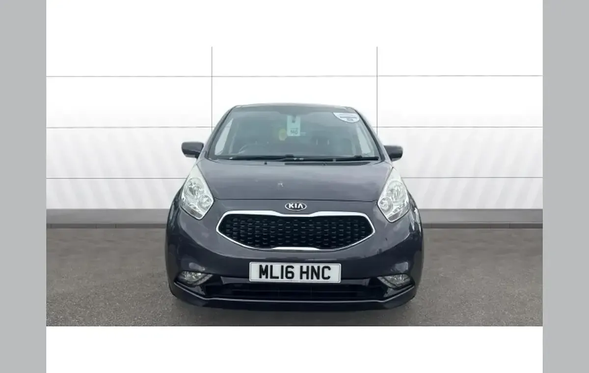Second-hand Kia Venga 123 CP (90 kW) 2016 Argintiu Hatchback