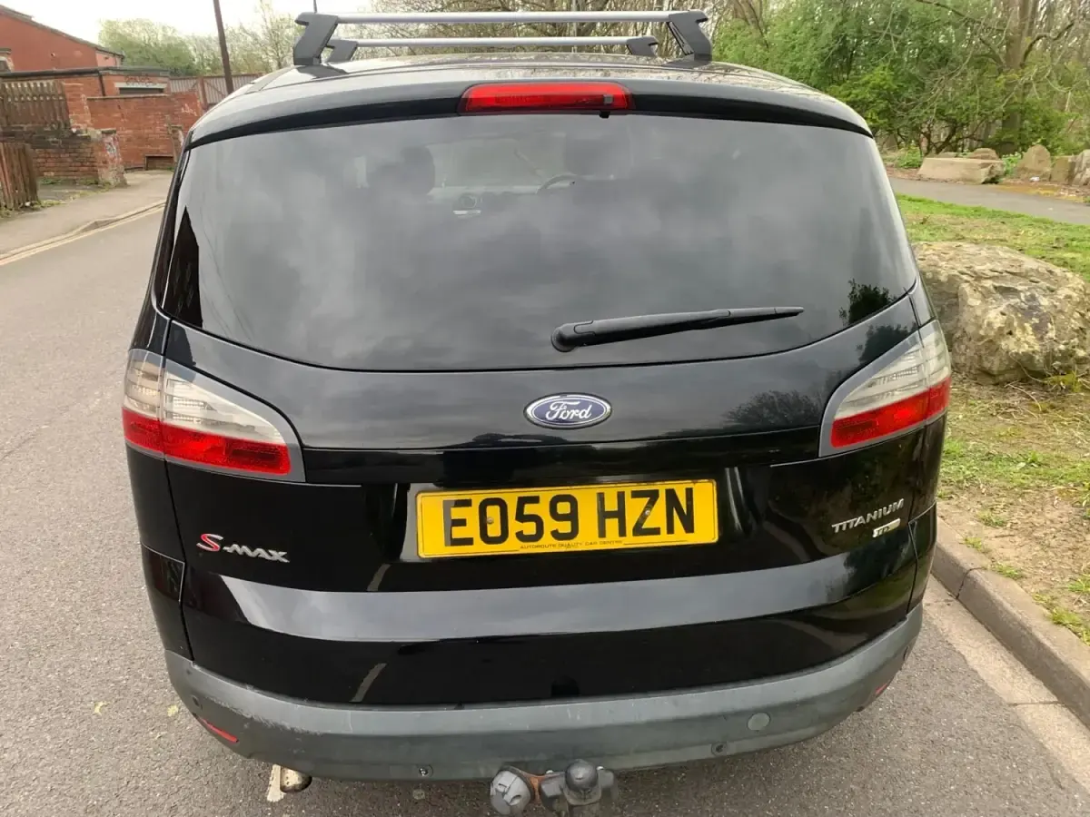 Usado Ford S-MAX Titanium 140 HP (102 kW) 2009 Preto Monovolume