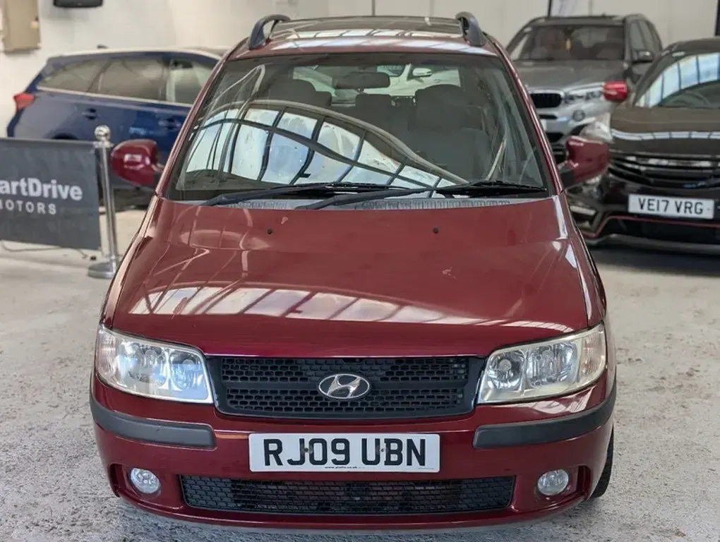 Used Hyundai Matrix Style 103 HP (75 kW) 2009 Red MPV