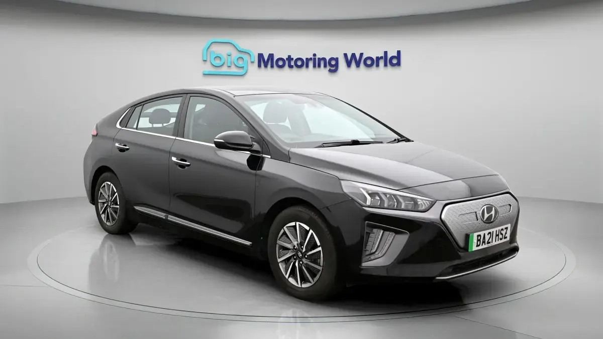 Używany Hyundai Ioniq Premium 100 kW (136 KM) 2021 Hatchback